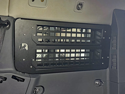 Ineos Grenadier Molle Staufach (rechts)