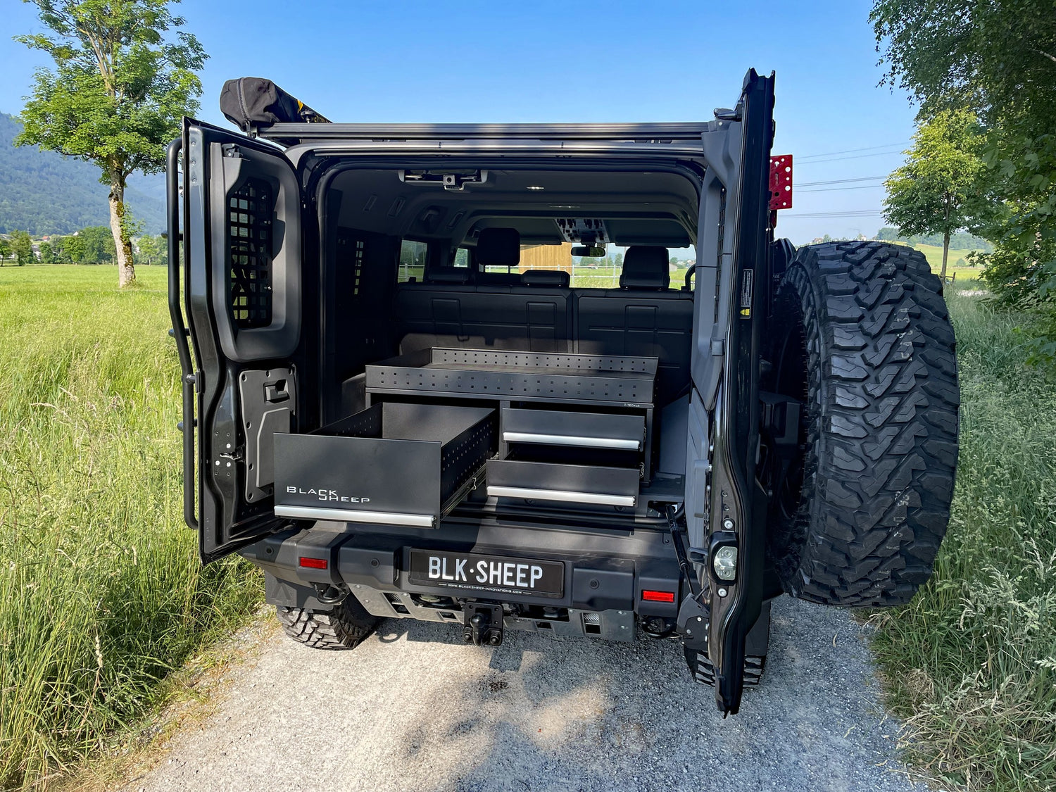 Intrepid GEO Pro 2.5 Dachzelt (all black) – blacksheep innovations