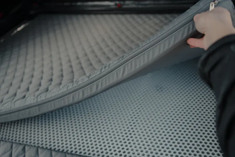 Intrepid GEO Pro 2.5 Dachzelt (all black) Intrepid GEO Pro 2.5 Dachzelt (all black)