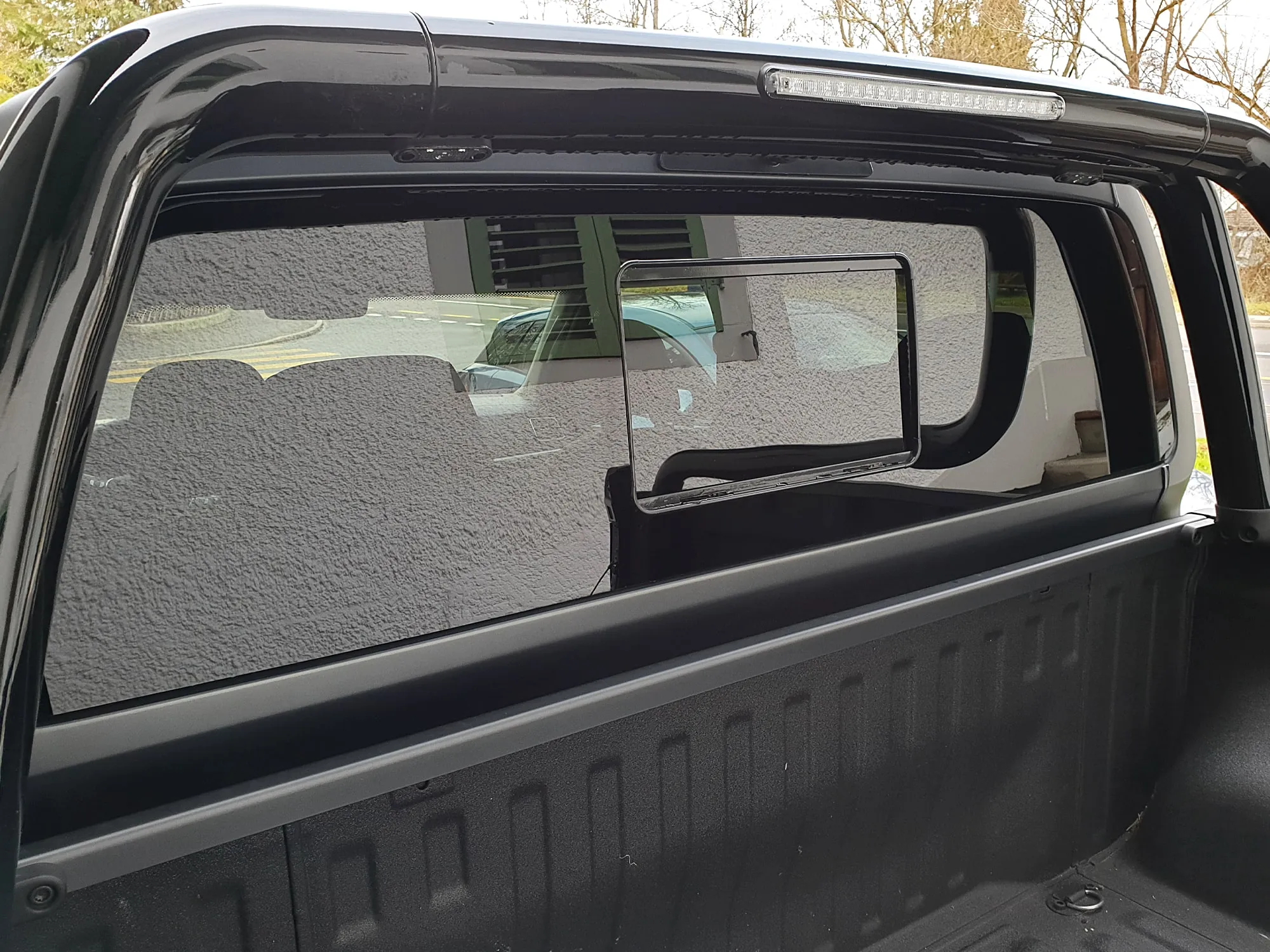 Rear sliding window VW Amarok