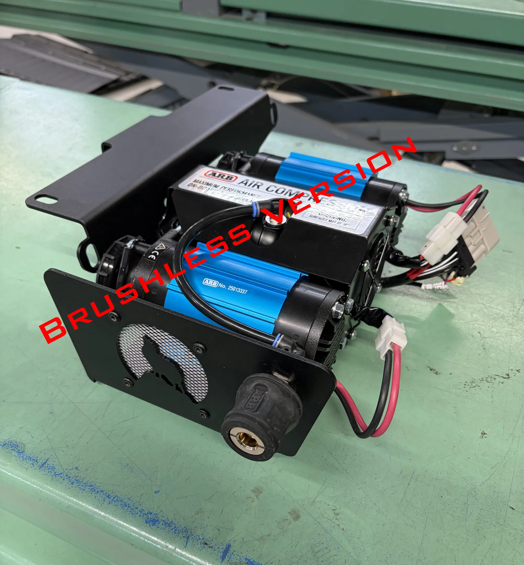 ARB Doppelkompressor(Bürstenlos) Bundle unter Sitz(Links) - Ineos Grenadier 