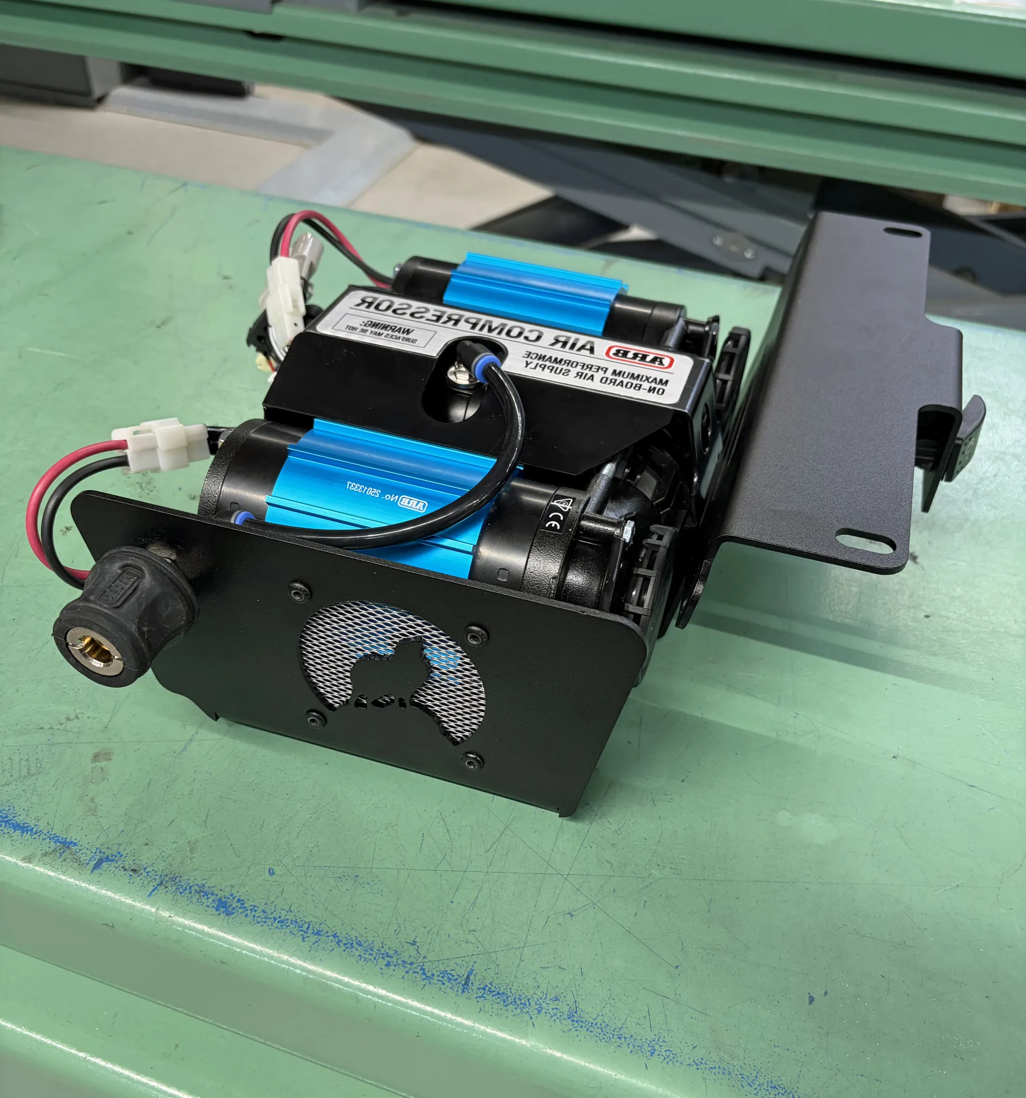 ARB Doppelkompressor Bundle unter Sitz(Rechts) - Ineos Grenadier 